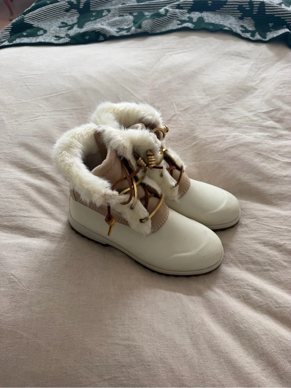 Sperry White Faux-Fur Lace-Up Winter Boots with Tan Accents